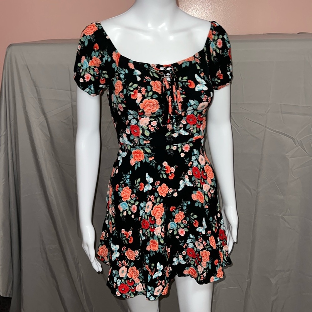 Forever 21 Black Floral Print Mini Dress - Medium